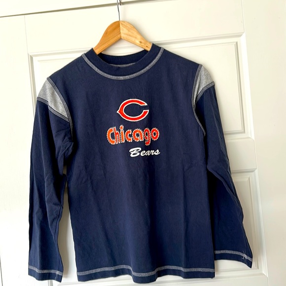 NFL Tops - NFL Bears long-sleeved shirt. Medium.